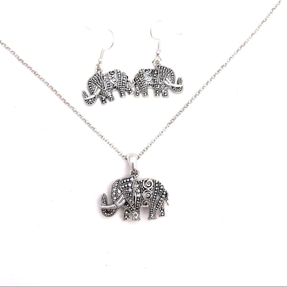 Periwinkle by Barlow elephant silver necklace earrings set